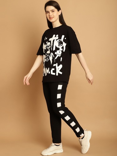 T-Shirt & Trousers