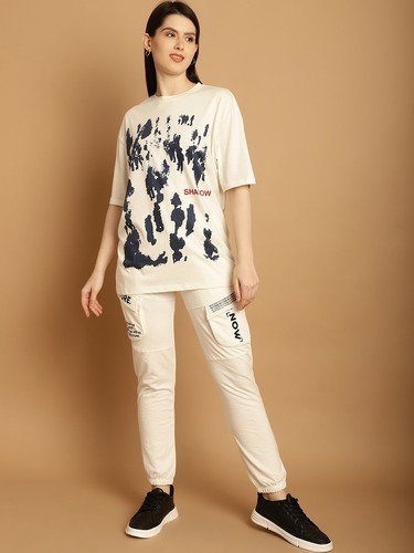 T-Shirt & Trousers